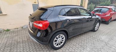 MERCEDES GLA180D 