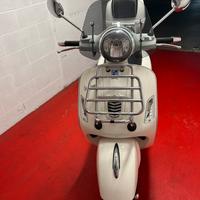 Vespa GTS 300 ie