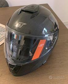 Casco integrale in carbonio