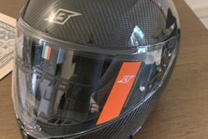 Casco integrale in carbonio