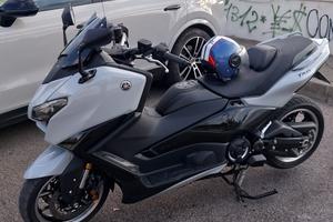 Tmax 560 tech max 2026
