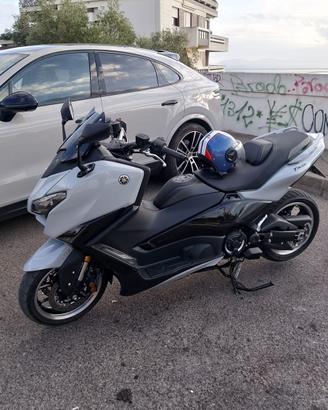 Tmax 560 tech max 2026