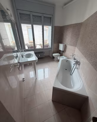 Set sanitari vintage di lusso