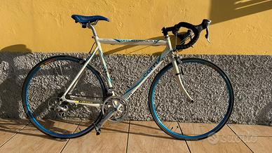 Bicicletta da corsa con telaio alluminio Coppi