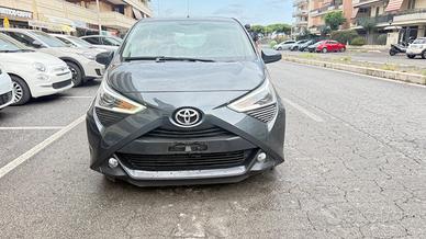 Toyota Aygo 1.0 VVT-i 72 CV 5 porte x-play MMT C.A