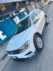 Tiguan 1.6 tdi Businness manuale bianca.