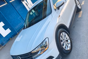 Tiguan 1.6 tdi Businness manuale bianca.