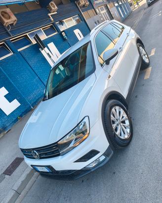 Tiguan 1.6 tdi Businness manuale bianca.