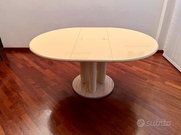 Tavolo con base in marmo