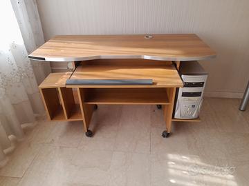 Scrivania con ruote