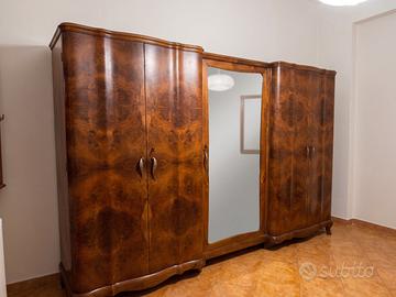Splendido Armadio Anni '50 in Stile Chippendale