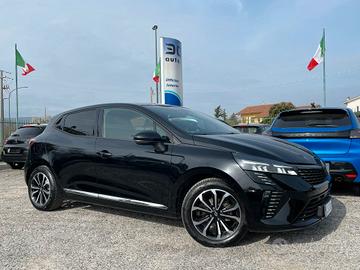 Renault Clio TCe 90 CV 5 porte Techno NAVI ''AZIEN