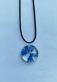 ciondolo in resina fatto a mano 