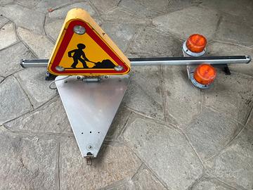 Lampeggiante+cartello lavori in corso portapacchi