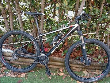 Bici mtb Focus 27.5 Black  Fortest