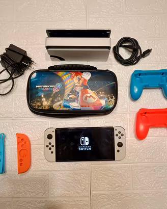 Nintendo switch OLED - NON TRATTABILE 