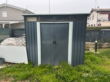 Casetta porta attrezzi