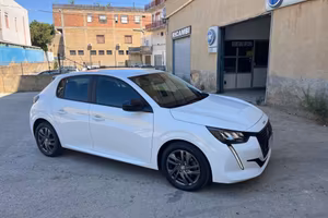 Peugeot 208 BlueHDi 100 5 porte Active Pack