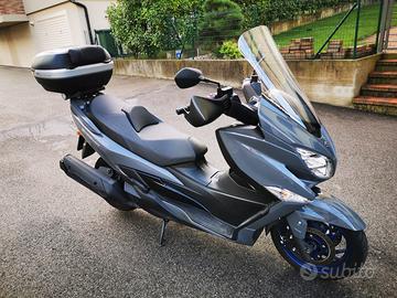 Suzuki Burgman 400 Comfort come nuovo
