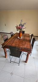 Tavolo in legno  massello + 6 sedie coordinate