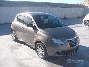 Lancia Ypsilon 1.2 69 CV S&S Gold - 2011