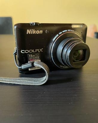 Nikon COOLPIX S6400 - 16 MP, Zoom 12x, Touchscreen