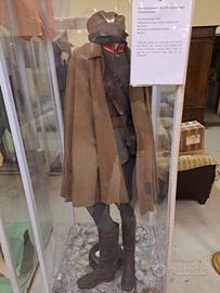 manichino divisa da ufficiale della div. Cagliari