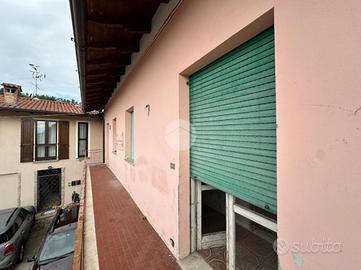 CASA DI CORTE A CORTE FRANCA