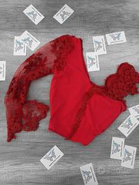 Maglia rossa asimmetrica