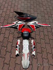 Kit Plastiche Originali Fantic + Faro Funzionante