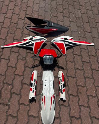 Kit Plastiche Originali Fantic + Faro Funzionante