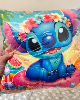 Cuscino colorato tema Stitch
