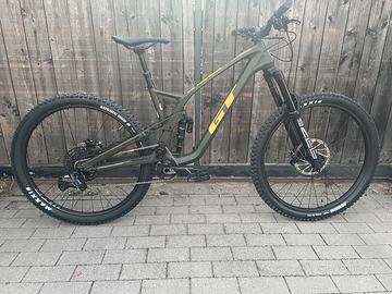 Bici GT FORCE CARBON PRO