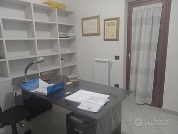 Libreria - Scrivania con cassettiera