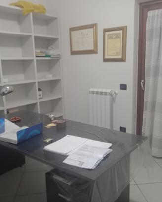 Libreria - Scrivania con cassettiera