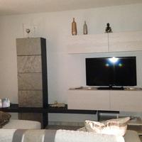 Parete attrezzata completa con colonna in legno ef