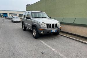 Jeep Cherokee 2.5 CRD Sport