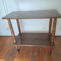 tavolino legno con ruote