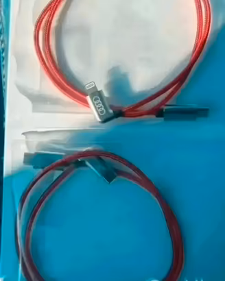 AUDI cavi per ricaricare cellulare