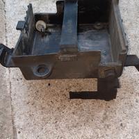 Yamaha XT 2KF,,vano batteria, ecc.