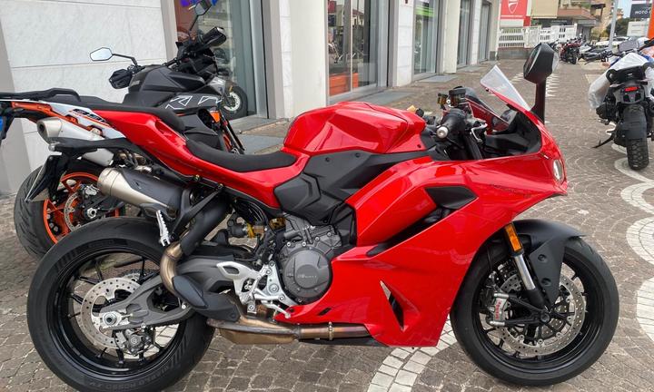 Ducati Panigale V2 - 2025