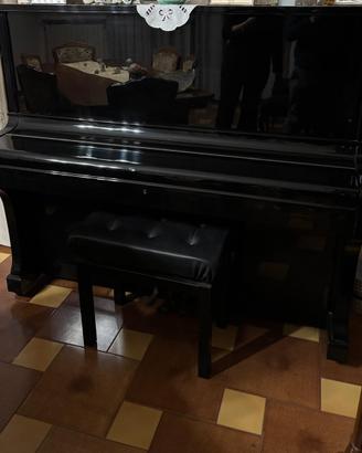 Pianoforte a muro Kawai