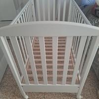 Letto bianco con spondina e materasso 