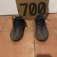 Yeezy boost 700