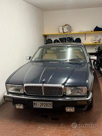 Daimler Sovereign XJ40 Manuale