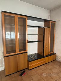 Mobile TV con vetrine