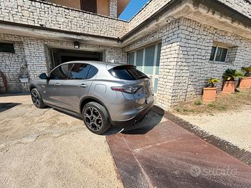 Venfo alfa romeo stelvio benzina 280cv