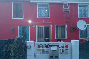 Casa intera rossa
