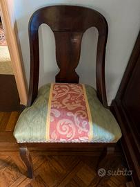 Antica sedia a gondola in legno scuro