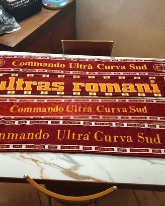 blocco sciarpe ultras Roma 